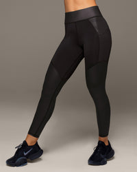 Cosmic Gloss Pocket Legging - Black